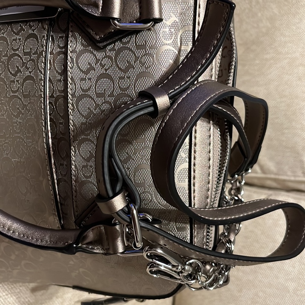 Handbag GUESSLos Angeles. - Picture 7 of 16